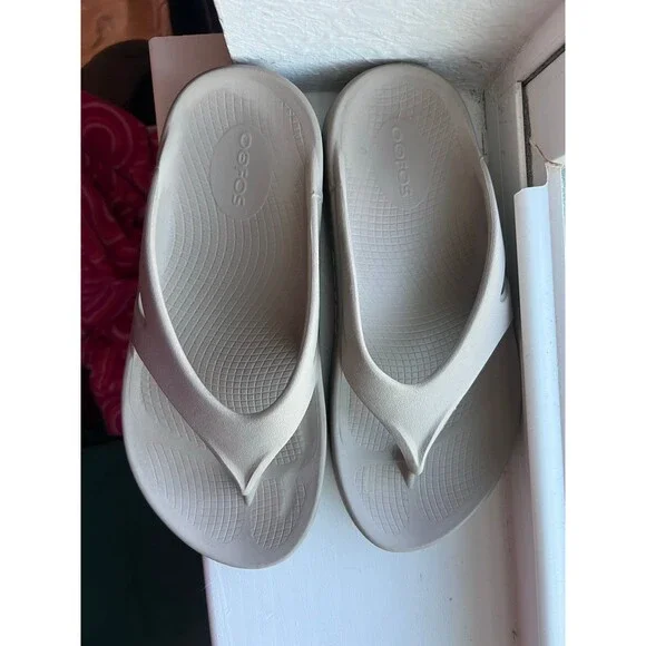 OOfos OOriginal Sandals in Nomad (Taupe/Tan) Men’s 5 | Women’s 7 - Picture 12 of 12